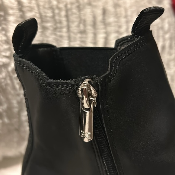 EUC- Sam Edelman KIDS' LAGUNA CHELSEA BOOT - Picture 6 of 6